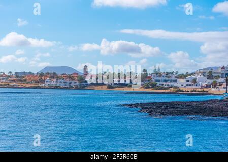 Sonniger Tag an einem Strand in Corralejo, Fuerteventura, Kanarische Inseln, Spanien. Stockfoto