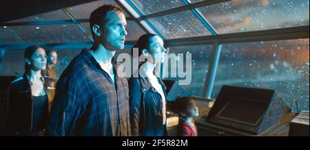 Godzilla vs. Kong ist ein amerikanischer Monsterfilm von 2021 unter der Regie von Adam Wingard. Als Fortsetzung von Godzilla: King of the Monsters (2019) und Kong: Skull Island (2017) ist es der vierte Film in Legendary's MonsterVerse. Dieses Foto ist nur für redaktionelle Zwecke bestimmt und unterliegt dem Urheberrecht des Filmunternehmens und/oder des Fotografen, der vom Film oder der Produktionsfirma beauftragt wurde, und darf nur von Publikationen im Zusammenhang mit der Bewerbung des oben genannten Films reproduziert werden. Eine obligatorische Gutschrift an das Filmunternehmen ist erforderlich. Der Fotograf sollte auch bei Bekanntwerden des Fotos gutgeschrieben werden. Stockfoto