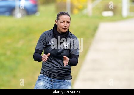 Luzern, Schweiz. März 2021, 27th. 27. März 2021, Luzern, Sportanlagen Allmend, AXA Women's Super League: FC Luzern - FC Zürich Frauen, Trainerin Inka Grings (Zürich) (Schweiz/Kroatien OUT) Quelle: SPP Sport Pressefoto. /Alamy Live Nachrichten Stockfoto