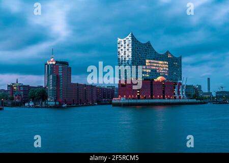 Blick auf die Elbphilharmonie in Hamburg. Stockfoto