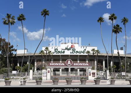 PASADENA, KALIFORNIEN - 26. MÄRZ 2021: Das Haupttor im Rose Bowl Fußballstadion. Stockfoto