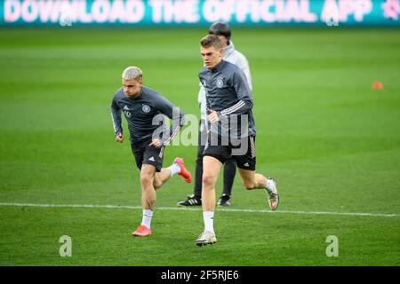 Von links nach rechts Philipp Max, Matthias Ginter (Deutschland) GES/Fussball/DFB-Final Training Bukarest, die Mannschaft, 27.03.2021 Fußball: Training, Training Deutsche Nationalmannschaft, Bukarest, Rumänien, 27. März 2021 Stockfoto