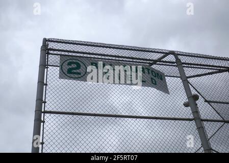 Burbank, California, USA 25th March 2021 EIN allgemeiner Blick auf die Atmosphäre von Regisseur Tim Burtons Vater Bill Burton Field im George Izay Park am 25. März 2021 in Burbank, Kalifornien, USA. Foto von Barry King/Alamy Stockfoto Stockfoto