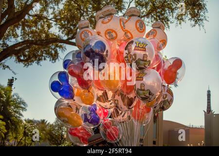 Orlando Florida, Januar 05,2021. Draufsicht auf die bunten Disney-Ballons in den Hollywood Studios (110) Stockfoto