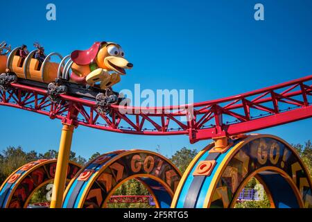 Orlando, Florida. Januar 05, 2021. Leute, die die Slinky Dog Dash Achterbahn in den Hollywood Studios genießen (147) Stockfoto