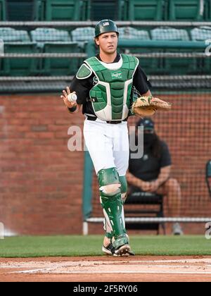 Deland, FL, USA. März 2021, 27th. Stetson Catcher Christian Pregent (34) während NCAA Baseball-Spiel zwischen den Florida Gulf Coast Eagles und die Stetson Hatters in Melching Field in Deland, FL Romeo T Guzman/CSM/Alamy Live News Stockfoto