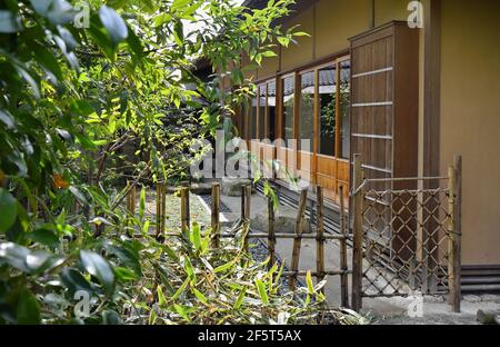 Japanisches Haus in Shofuen Garden, Fukuoka City, Japan. Standort von Shofuso, der Residenz des berühmten Zenpachi Tanakamaru. Stockfoto