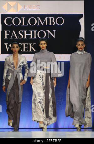 Colombo, Sri Lanka. März 2021, 27th. Models präsentieren Kreationen während der Colombo Fashion Week in Colombo, Sri Lanka, 27. März 2021. Quelle: Ajith Perera/Xinhua/Alamy Live News Stockfoto