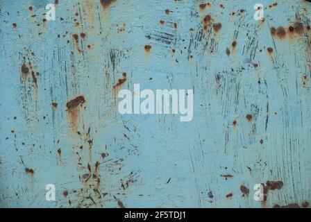Rostig verwittert zerkratzt blau lackierte Zinnoberfläche als Grunge zu vergröschen Metallhintergrund Stockfoto