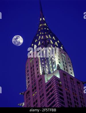 2004 HISTORISCHES CHRYSLER-GEBÄUDE (©WLLIAM VAN ALEN 1930) MIDTOWN MANHATTAN NEW YORK CITY USA Stockfoto