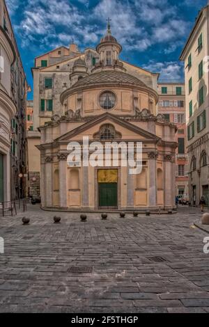 Historisches Zentrum von Genua, die Gassen so genannt in Genua, berühmt und vom Tourismus besucht Stockfoto