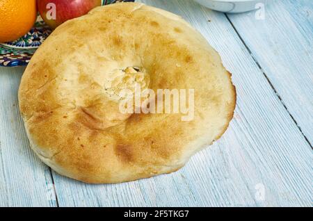 Tandyr nan, Fladenbrot in afghanischen, tadschikischen und usbekischen Küche, e Art von zentralasiatischen Naan Stockfoto