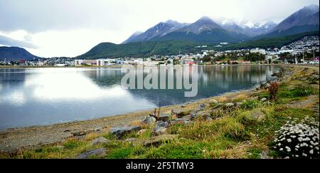 Ushuaia ist eine argentinische Stadt, die am südlichen Ende des Landes in Feuerland liegt und den Spitznamen "das Ende der Welt" trägt. Stockfoto