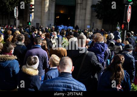 Paris, Frankreich. März 2021, 28th. Palmsonntag in der Kirche Saint-Nicolas-du-Chardonnet in Paris, Frankreich, am 28. März 2021. Palmsonntag symbolisiert den Eintritt in die Karwoche für Katholiken. Ein Moment großer Inbrunst, der sich wieder einmal an den gesundheitlichen Kontext anpassen muss. Foto von Lionel Urman/ABACAPRESS.COM Quelle: Abaca Press/Alamy Live News Stockfoto