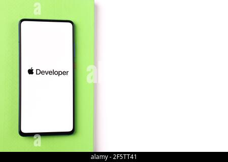Assam, indien - 30. März 2021 : Apple Developer Logo auf Handy-Bildschirm Stock Bild. Stockfoto