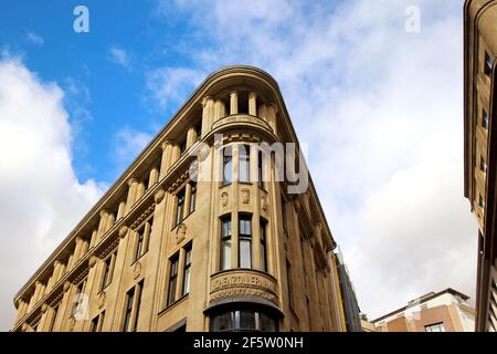 Hohenzollernhaus in der Düsseldorfer Innenstadt, erbaut 1909 - 1911 vom Architekten Hermann vom Endt. Es hat 6 Etagen und steht unter Denkmalschutz. Stockfoto