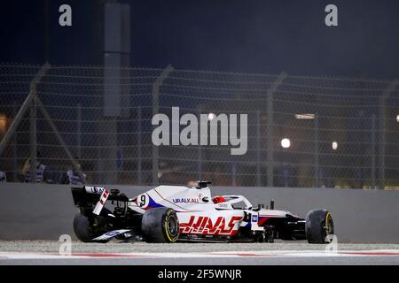 Sakhir, Bahrain. März 2021, 28th. Sakhir, Bahrain. März 2021, 28th. Crash, 09 MAZEPIN Nikita (rus), Haas F1 Team VF-21 Ferrari, Aktion während des Formel 1 Gulf Air Bahrain Grand Prix 2021 vom 26. Bis 28. März 2021 auf dem Bahrain International Circuit, in Sakhir, Bahrain - Foto Florent Gooden / DPPI Stockfoto