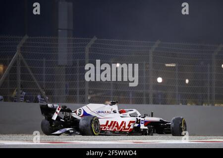 Crash, 09 MAZEPIN Nikita (rus), Haas F1 Team VF-21 Ferrari, Aktion während des Formel 1 Gulf Air Bahrain Grand Prix 2021 vom 26. Bis 28. März 2021 auf dem Bahrain International Circuit, in Sakhir, Bahrain - Foto Florent Gooden / DPPI / LiveMedia Stockfoto