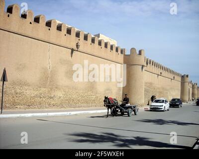 Al-Qayrawan ist die heutige Stadt Tunesien, die in der islamischen Kalifenzeit die Hauptstadt des Gouvernements Ifrīqiya war. Kairouan ist eine heilige Stadt Stockfoto