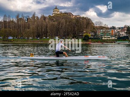 Turin, Italien. März 2021, 27th. Italien Piemont Turin - Valentino Park - Turin Kajak und Kanu Marathone Credit: Realy Easy Star/Alamy Live News Stockfoto