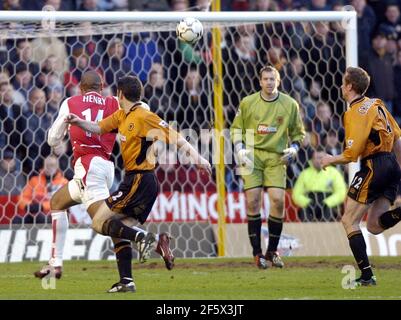 WÖLFE V ARSENAL 7/2/2004 BILD DAVID ASHDOWNPREMIER LEAGUE FUSSBALL Stockfoto