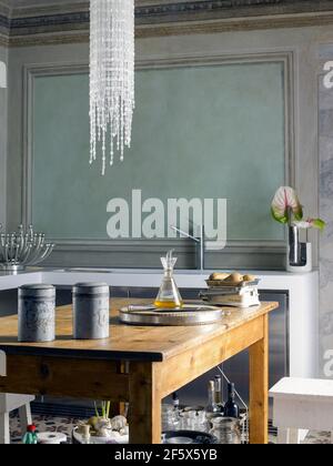 Elegante Küche in einer eleganten Wohnung in Mailand Italien Stockfoto