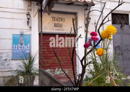 Rom, Italien. März 2021, 27th. Blick auf das geschlossene Belli Theater im Stadtteil Trastevere in Rom (Foto: Matteo Nardone/Pacific Press/Sipa USA) Quelle: SIPA USA/Alamy Live News Stockfoto