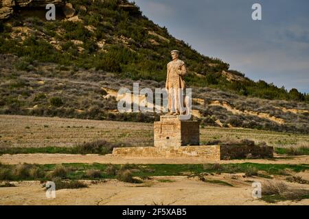 CARCASTILLO, NAVARRA SPANIEN FEBRUAR 20 2021: Der Pastor Bardenero ist eine Statue in den Bardenas Reales von Navarra Stockfoto