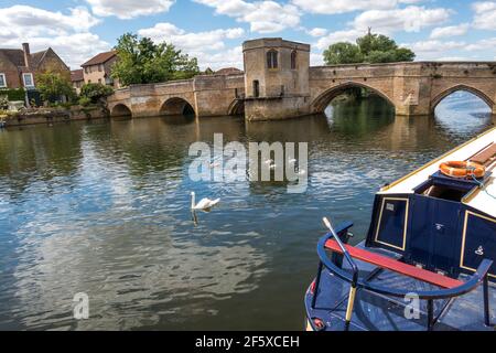 St Ives Bridge ist eine Brücke aus dem 15th. Jahrhundert, die den Fluss Great Ouse in St Ives, Cambridgeshire, England überquert Stockfoto