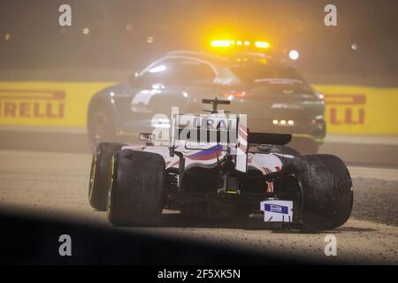 Sakhir, Bahrain. März 2021, 28th. Crash, 09 MAZEPIN Nikita (rus), Haas F1 Team VF-21 Ferrari, Aktion während des Formel 1 Gulf Air Bahrain Grand Prix 2021 vom 26. Bis 28. März 2021 auf dem Bahrain International Circuit, in Sakhir, Bahrain - Foto DPPI/LiveMedia Credit: Paola Benini/Alamy Live News Stockfoto