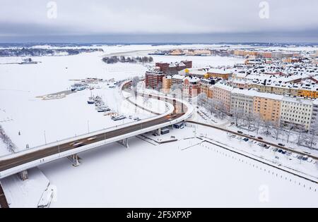 Luftaufnahme des zentralen Viertels Kruununhaka in Helsinki. Eine erstaunliche Winter Stadtlandschaft. Stockfoto