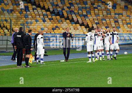 Kiew, Ukraine . März 2021, 28th. KIEW, UKRAINE - 28. MÄRZ 2021 - Cheftrainer von Finnland Markku Kanerva (C) wird am Rande des FIFA World Cup 2022 Qualifying Round Matchday 2 Gruppe D Spiel gegen die Ukraine beim NSC Olimpiyskiy, Kiew, Hauptstadt der Ukraine gesehen. Kredit: Ukrinform/Alamy Live Nachrichten Stockfoto