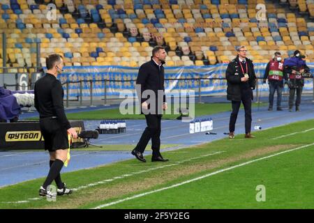 Kiew, Ukraine . März 2021, 28th. KIEW, UKRAINE - 28. MÄRZ 2021 - Cheftrainer der Ukraine Andriy Schewtschenko (C) ist am Rande des FIFA World Cup 2022 Qualifying Round Matchday 2 Gruppe D Spiel gegen Finnland beim NSC Olimpiyskiy, Kiew, Hauptstadt der Ukraine zu sehen. Kredit: Ukrinform/Alamy Live Nachrichten Stockfoto