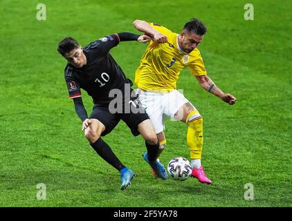 Kai HAVERTZ, DFB 10 Wettkampf um den Ball, Tackling, Duell, Header, zweikampf, Aktion, Kampf gegen Alin TOSCA, ROM 3 im Spiel RUMÄNIEN - DEUTSCHLAND 0-1 Rumänien - Deutschland 0-1 Qualifikation für WM 2022, WM Quali, Saison 2020/2021, 28. März 2021 in Bukarest, Bukarest, Rumänien. © Peter Schatz / Alamy Live News Stockfoto