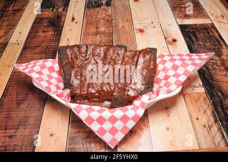 Köstliche amerikanische Küche bekannt als Grill Rippchen Stockfoto