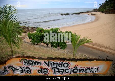 salvador, bahia, brasilien - 15. januar 2021: Blick auf den Strand von Paciencia in der Nähe von Rio Vermelho in der Stadt Salvador. Der Standort ist für geschlossen Stockfoto