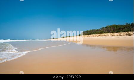 Blick auf Main Beach, North Stradbroke Island, Queensland, Australien Stockfoto