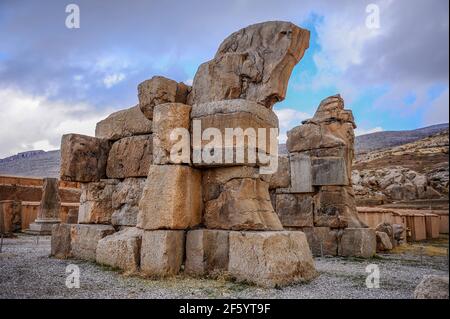 Ruinen der unvollendeten Tore in der antiken Hauptstadt des Persischen Reiches Persepolis, in der Nähe von Shiraz im Iran Stockfoto