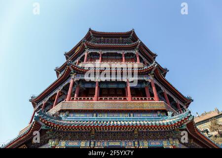 Wahrzeichen Turm der buddhistischen Weihrauch im Sommerpalast in Peking, China im März 2018. Stockfoto