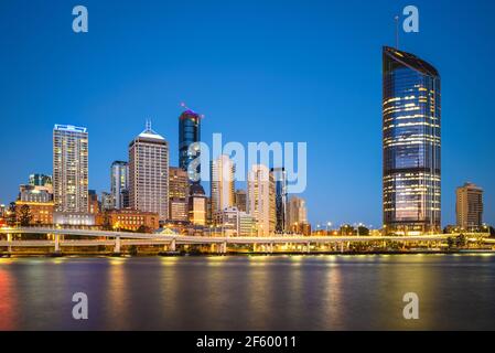 Skyline von Brisbane bei Nacht, Hauptstadt von Queensland, Australien Stockfoto