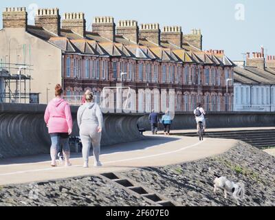 Sheerness, Kent, Großbritannien. März 2021, 29th. UK Wetter: Ein sonniger Morgen in Sheerness, Kent. Kredit: James Bell/Alamy Live Nachrichten Stockfoto