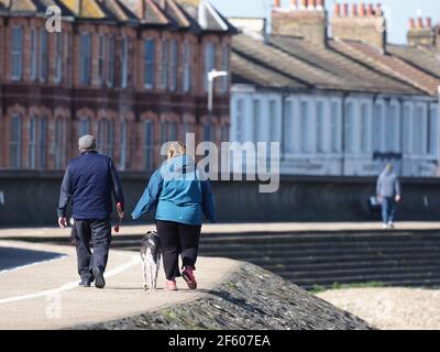 Sheerness, Kent, Großbritannien. März 2021, 29th. UK Wetter: Ein sonniger Morgen in Sheerness, Kent. Kredit: James Bell/Alamy Live Nachrichten Stockfoto