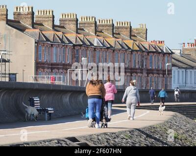 Sheerness, Kent, Großbritannien. März 2021, 29th. UK Wetter: Ein sonniger Morgen in Sheerness, Kent. Kredit: James Bell/Alamy Live Nachrichten Stockfoto