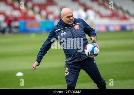 Profi-Fußballtrainer Dean Wilkins in seiner Rolle als Assistent manager bei Stevenage FC Stockfoto