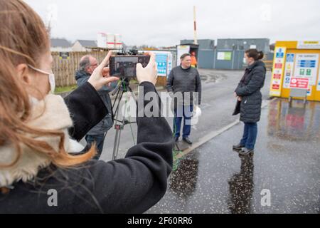 Coatbridge, Schottland, Großbritannien. März 2021, 29th. IM BILD: Stephen Kerr, Spitzenkandidat der schottischen Konservativen für die Zentralregion. Die schottischen Konservativen haben ein Manifest für die größte soziale Wohnungsbauoffenmachung seit Beginn der Dezentralisierung angekündigt. Die ehrgeizigen Ziele sehen vor, dass 40.000 Wohnungen zur sozialen Miete über das nächste Parlament gebaut werden, etwa 8.000 pro Jahr. Die Partei würde auch darauf abzielen, den Hausbau wieder auf ein Niveau vor dem SNP und vor dem Finanzcrash zu bringen, indem sie bis Ende der nächsten Legislaturperiode insgesamt 25.000 Wohnungen pro Jahr bauen will. Quelle: Colin Fisher/Alamy Live News Stockfoto