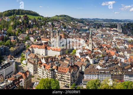 Atemberaubende Aussicht auf die St. Galler Altstadt mit ihren Berühmtes Kloster und katholisches Katheral in der Schweiz Stockfoto