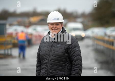 Coatbridge, Schottland, Großbritannien. März 2021, 29th. IM BILD: Stephen Kerr, Spitzenkandidat der schottischen Konservativen für die Zentralregion. Die schottischen Konservativen haben ein Manifest für die größte soziale Wohnungsbauoffenmachung seit Beginn der Dezentralisierung angekündigt. Die ehrgeizigen Ziele sehen vor, dass 40.000 Wohnungen zur sozialen Miete über das nächste Parlament gebaut werden, etwa 8.000 pro Jahr. Die Partei würde auch darauf abzielen, den Hausbau wieder auf ein Niveau vor dem SNP und vor dem Finanzcrash zu bringen, indem sie bis Ende der nächsten Legislaturperiode insgesamt 25.000 Wohnungen pro Jahr bauen will. Quelle: Colin Fisher/Alamy Live News Stockfoto