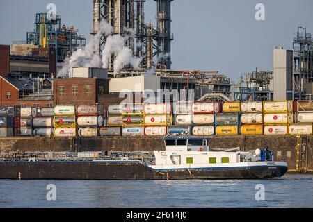 Leverkusen, Nordrhein-Westfalen, Deutschland - Bayer Chempark Leverkusen, Standort am Rhein, ein Drittel der gesamten chemischen Produktion in Nordrhein-Westph Stockfoto