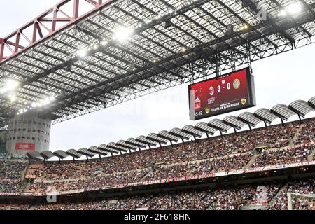 Fußballfans treffen sich im stadion san siro in Mailand. Italien. Stockfoto