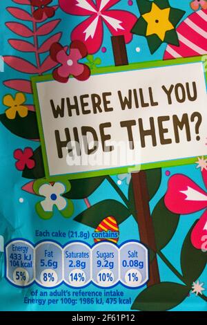 Nutritional information label information on pack of McVities Bunny Eggs-plorers chocolate cake bars Stockfoto